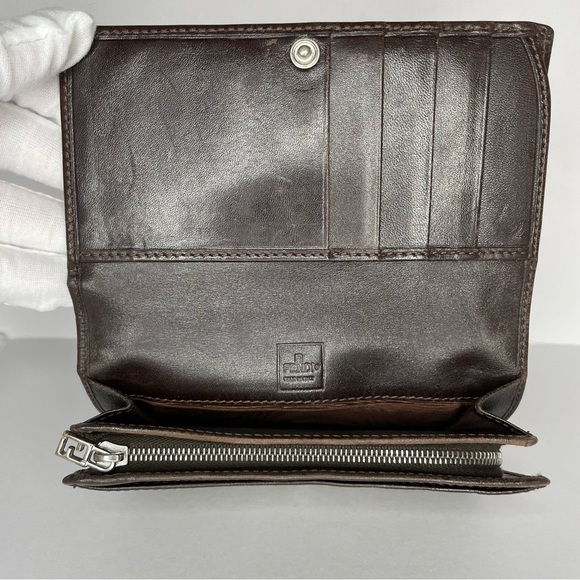 SOLD Vintage Fendi Wallet - Picture 7 of 13